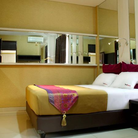 Reddoorz Plus @ Natuna Бандунг Екстериор снимка