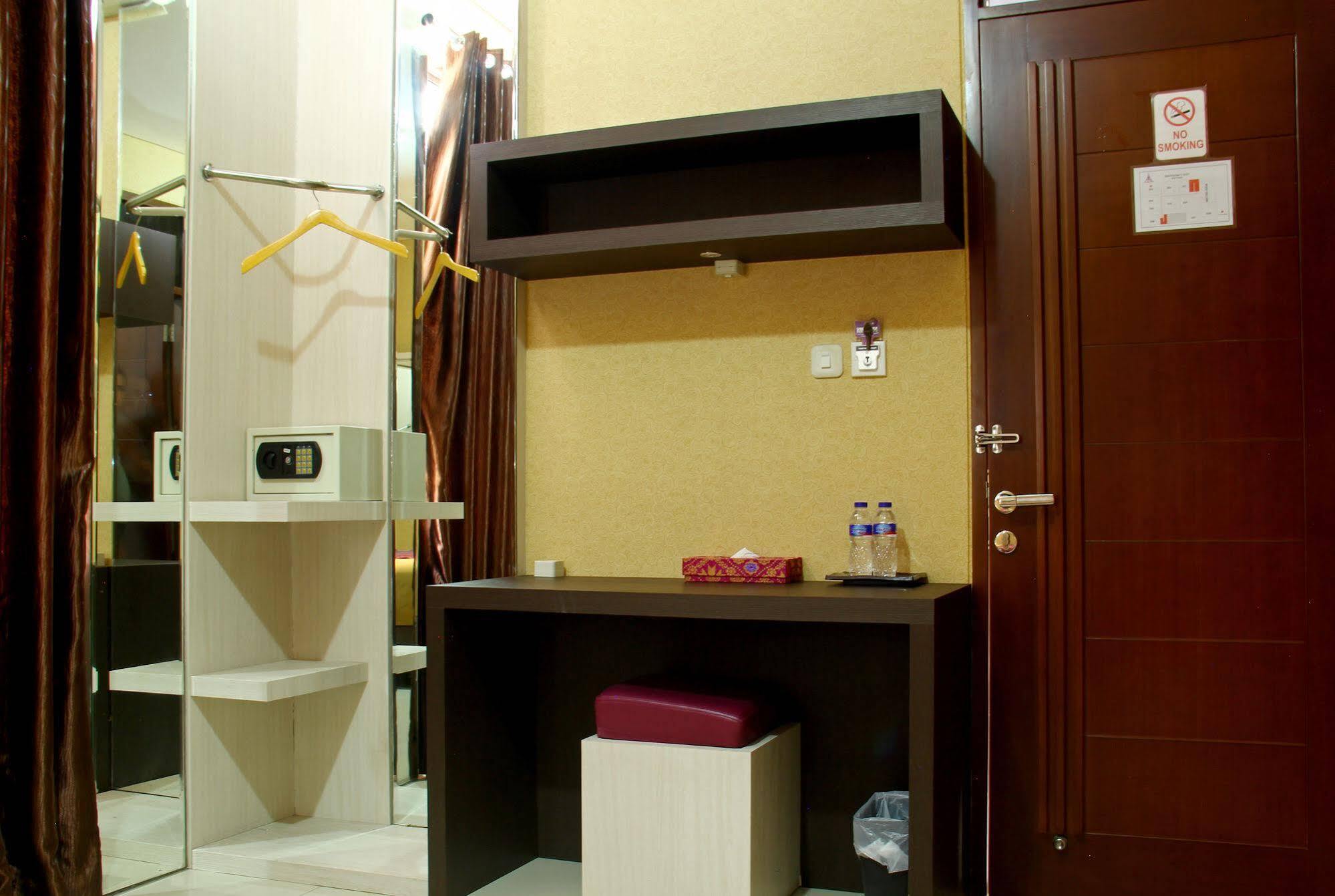 Reddoorz Plus @ Natuna Бандунг Екстериор снимка